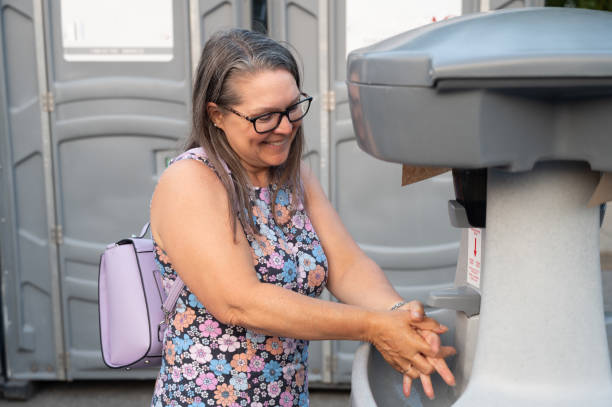 Best Luxury portable toilet rental  in Topeka, KS